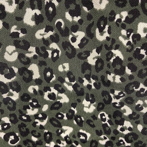 Evereve Sanctuary NWT Green Abstract Leopard Print Lace Trim Cami Size Medium - Picture 8 of 12